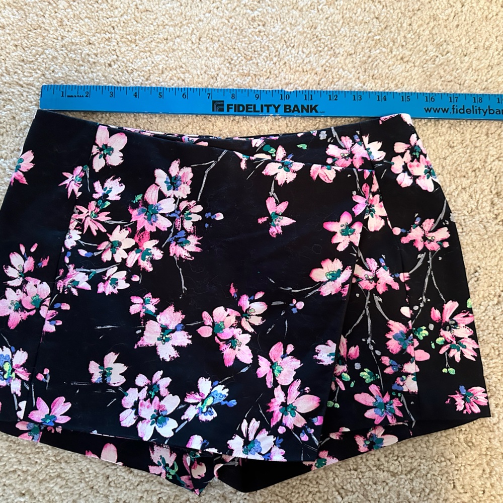 EXPRESS - skort - wrap look - size 8